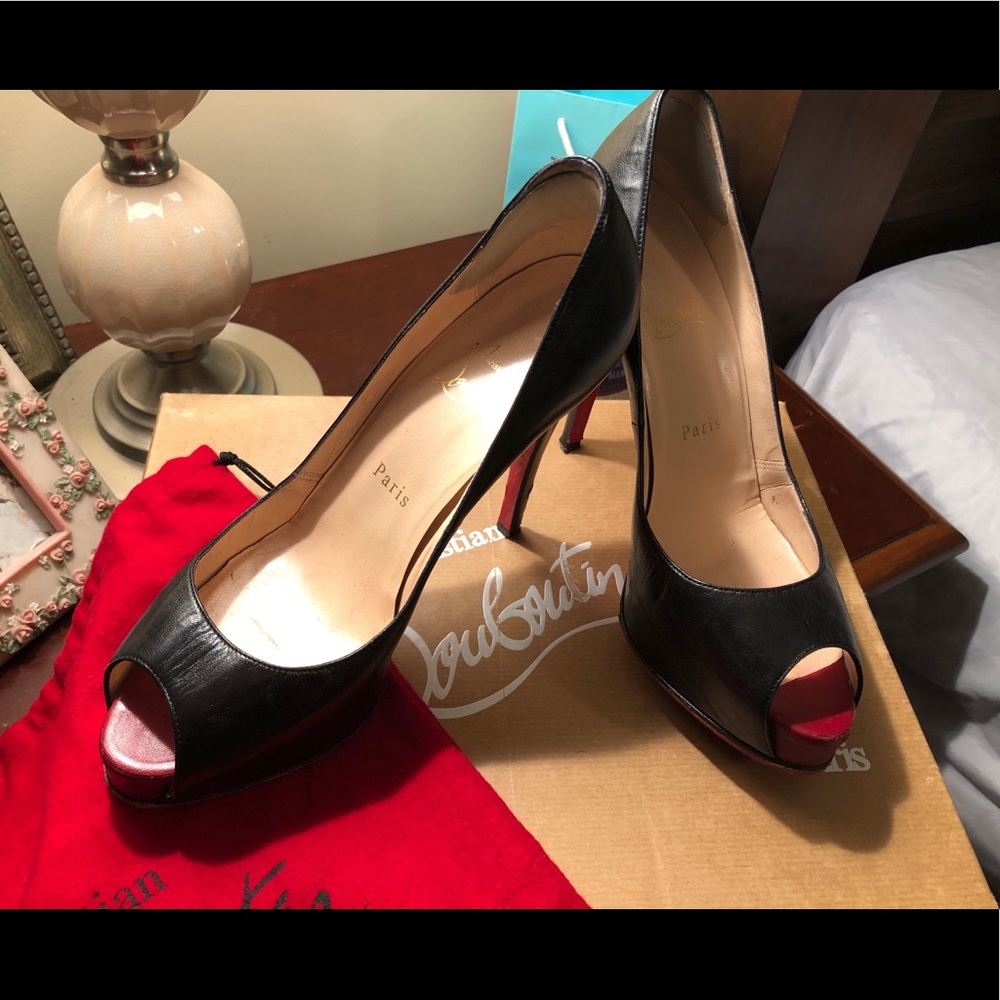 Christian Louboutin Very Prive Black Leather